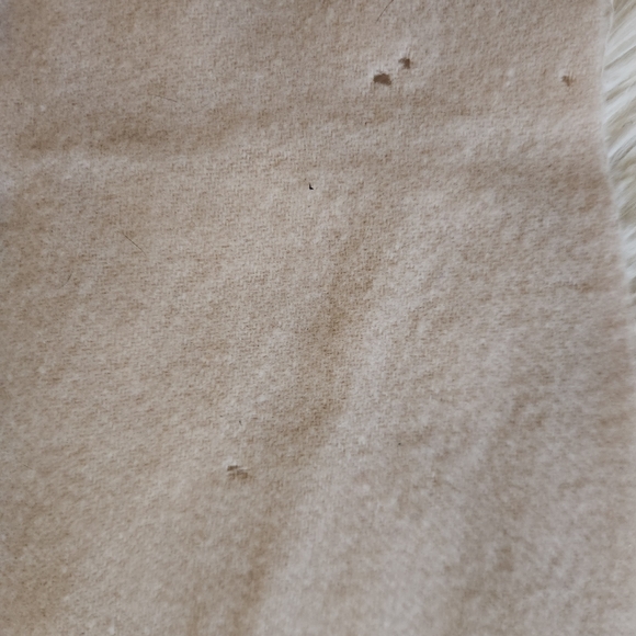 Polo Ralph Lauren 100% Lambswool Ivory Scarf with Navy Logo Made In Italy Flawed - Picture 8 of 9